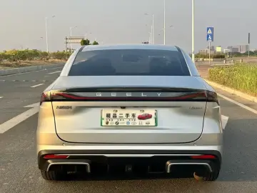 2025 Geely Galaxy L6 с пробегом 32 700 км