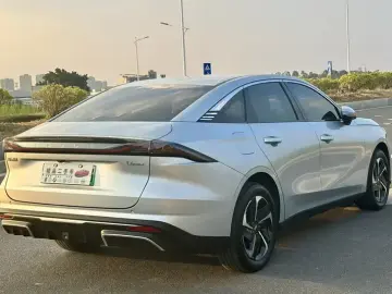 2025 Geely Galaxy L6 с пробегом 32 700 км