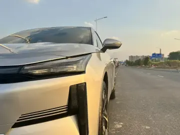2025 Geely Galaxy L6 с пробегом 32 700 км