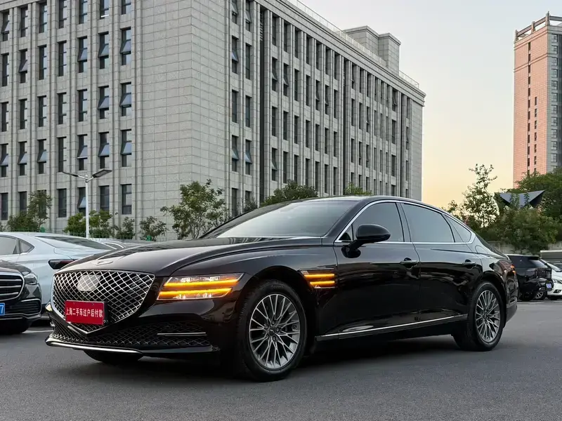 2023 Genesis G80 с пробегом 70 000 км