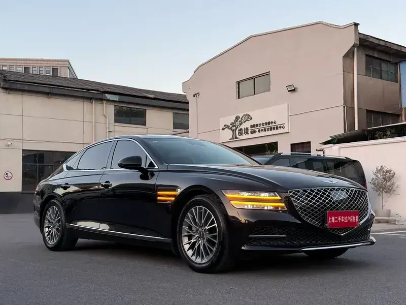 2023 Genesis G80 с пробегом 70 000 км