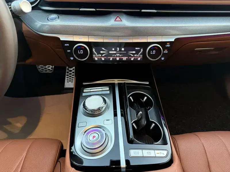 2023 Genesis G80 с пробегом 70 000 км