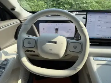2025 Haval Xiaolong Max с пробегом 13 000 км