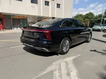 2023 Hongqi H5 с пробегом 39 000 км
