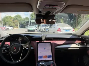 2023 Hongqi H5 с пробегом 39 000 км