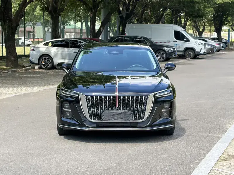 2023 Hongqi H5 с пробегом 33 000 км