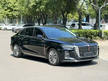 2023 Hongqi H5 с пробегом 33 000 км