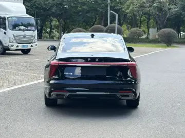 2023 Hongqi H5 с пробегом 33 000 км