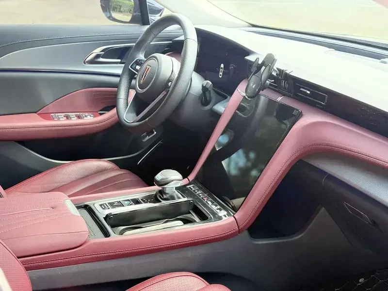 2023 Hongqi H5 с пробегом 33 000 км