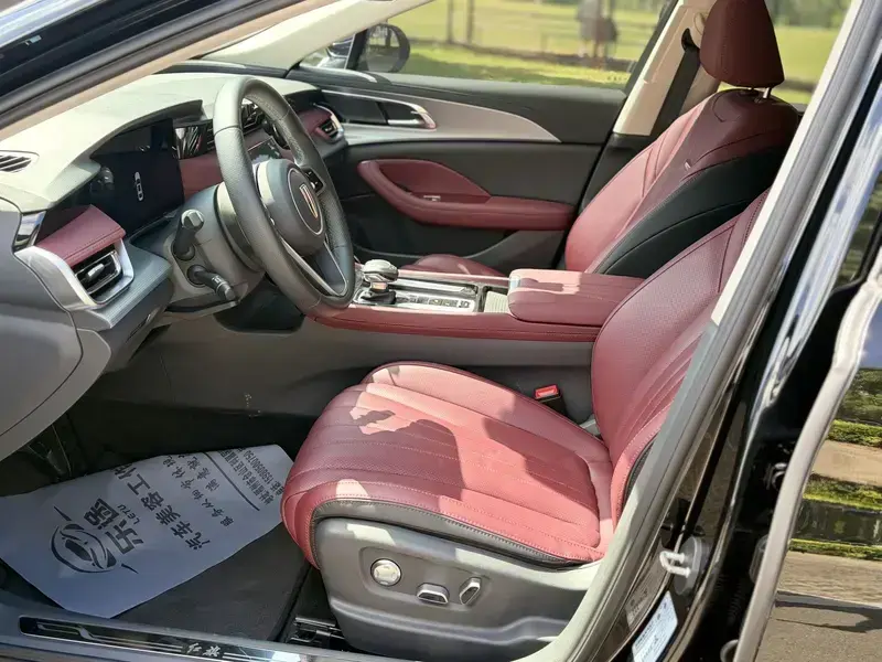 2023 Hongqi H5 с пробегом 33 000 км