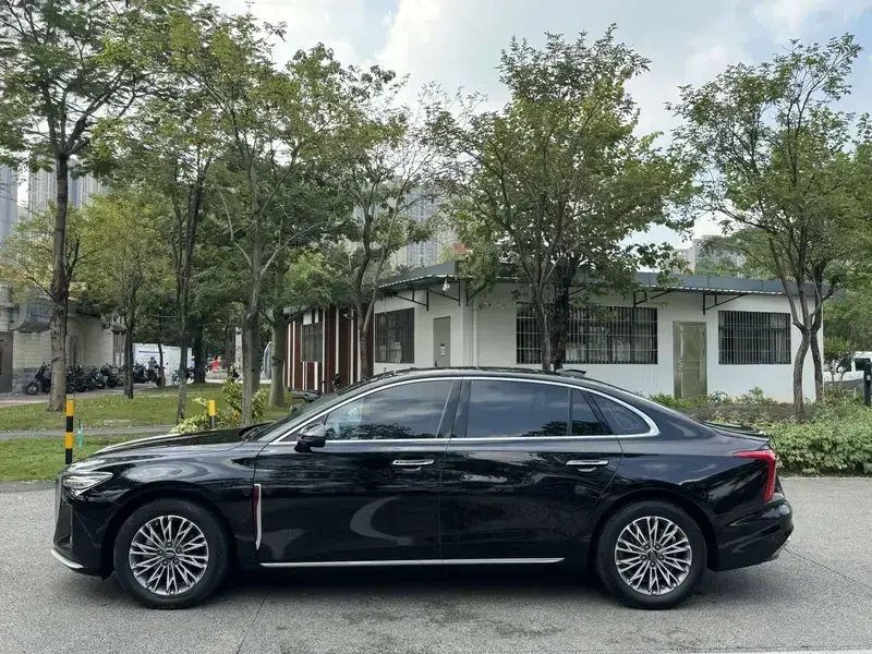 2024 Hongqi H5 с пробегом 70 000 км