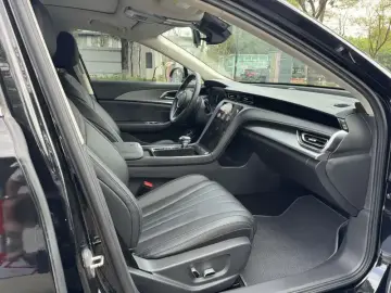 2024 Hongqi H5 с пробегом 70 000 км