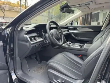 2024 Hongqi H5 с пробегом 70 000 км