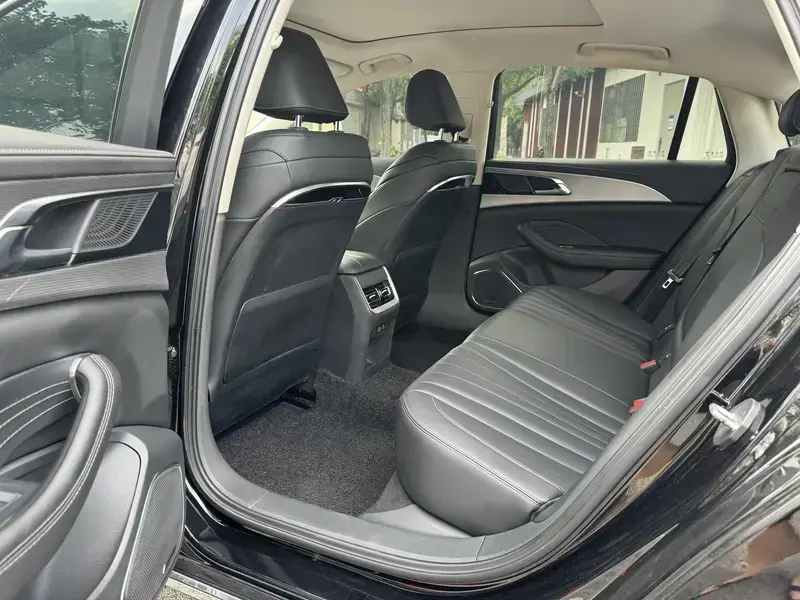2024 Hongqi H5 с пробегом 70 000 км
