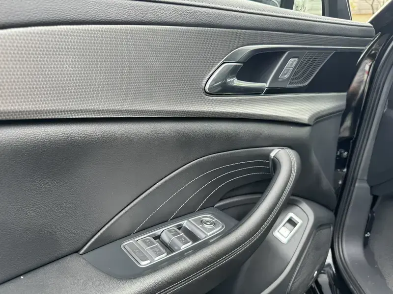 2024 Hongqi H5 с пробегом 70 000 км