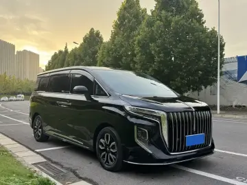 2022 Hongqi HQ9 с пробегом 99 000 км