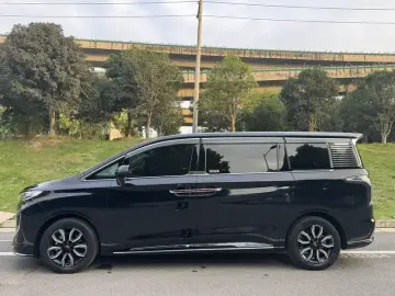 2022 Hongqi HQ9 с пробегом 99 000 км