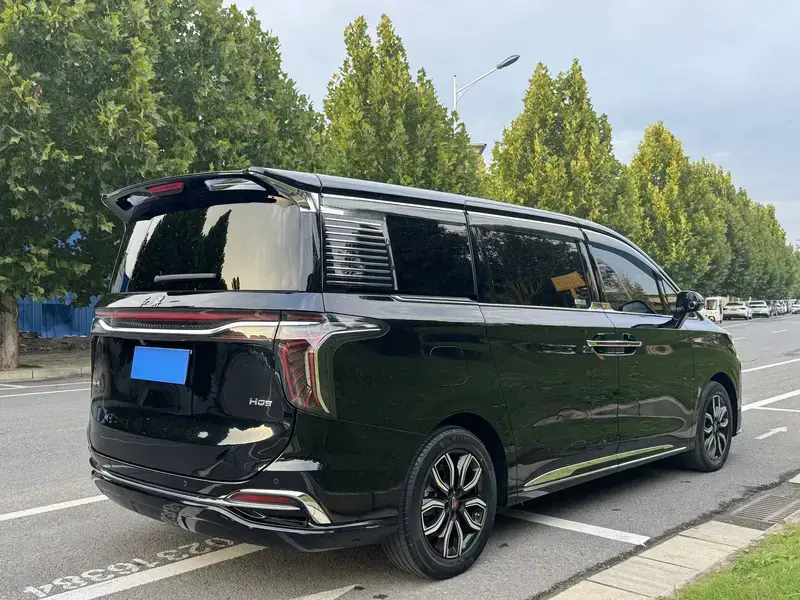 2022 Hongqi HQ9 с пробегом 99 000 км