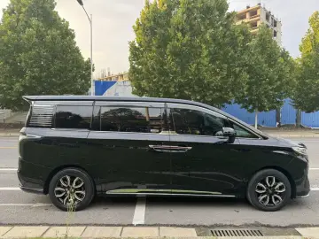 2022 Hongqi HQ9 с пробегом 99 000 км