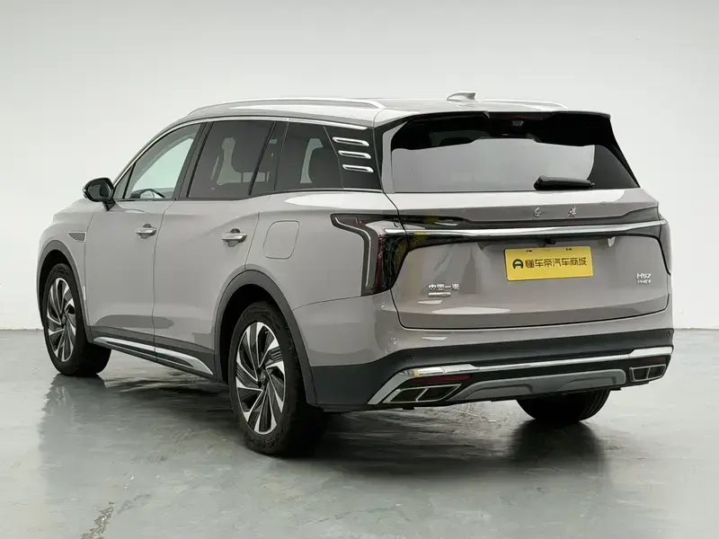 2024 Hongqi HS7 с пробегом 18 600 км