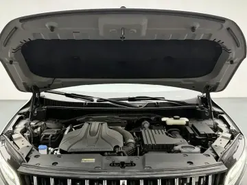 2024 Hongqi HS7 с пробегом 18 600 км