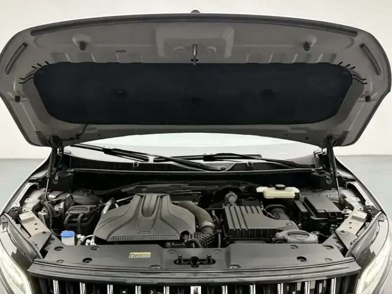 2024 Hongqi HS7 с пробегом 18 600 км