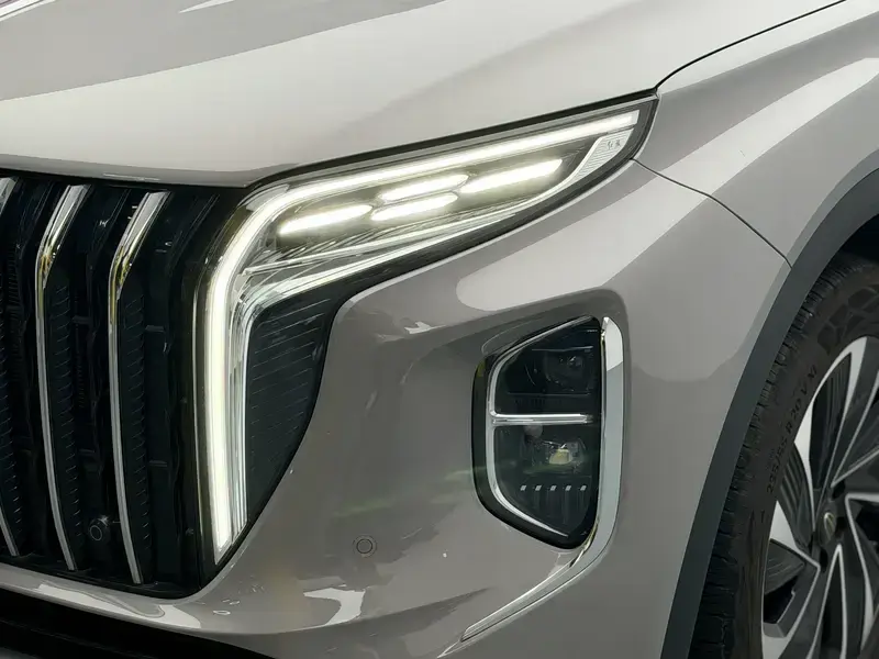 2024 Hongqi HS7 с пробегом 18 600 км