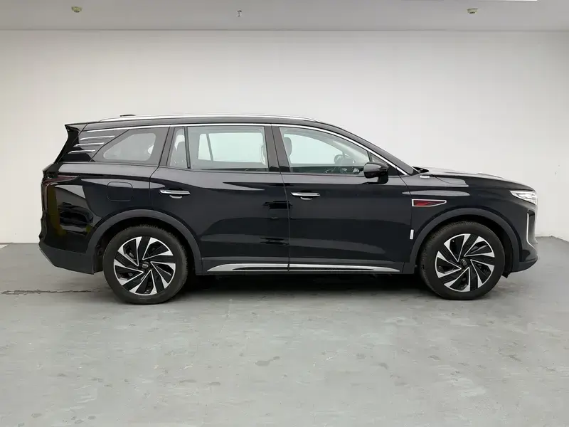 2024 Hongqi HS7 с пробегом 20 200 км