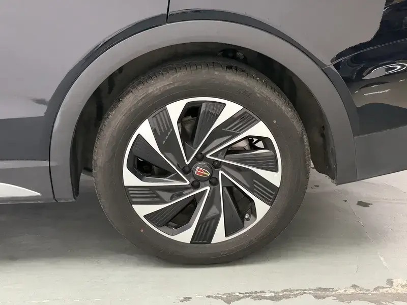 2024 Hongqi HS7 с пробегом 20 200 км
