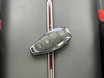 2024 Hongqi HS7 с пробегом 20 200 км