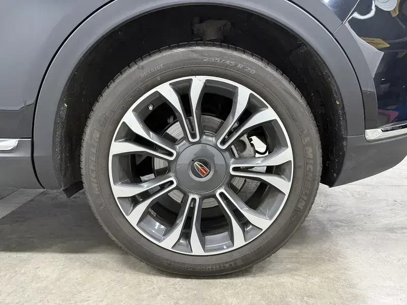 2019 Hongqi HS5 с пробегом 24 700 км