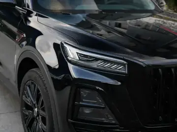 2025 Hongqi HS5 с пробегом 10 000 км