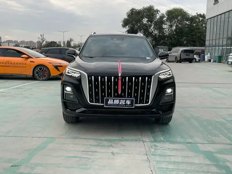 2025 Hongqi HS5 с пробегом 20 000 км