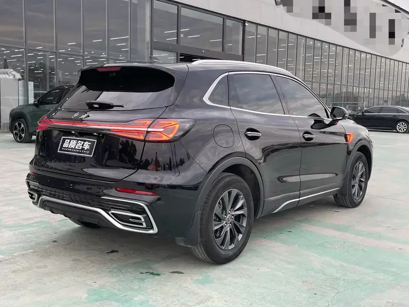 2025 Hongqi HS5 с пробегом 20 000 км