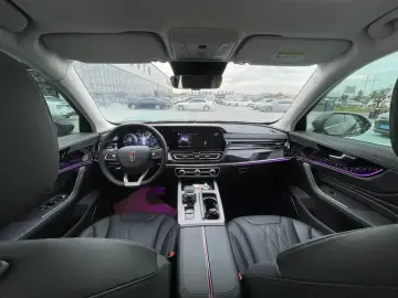 2025 Hongqi HS5 с пробегом 20 000 км