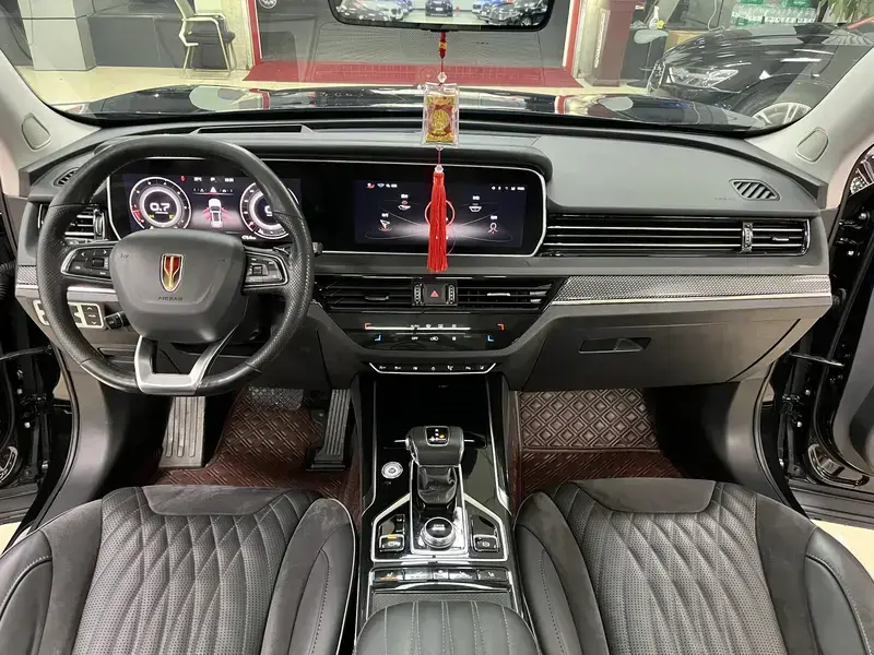 2022 Hongqi HS5 с пробегом 73 000 км