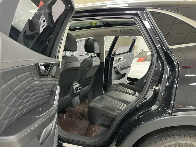 2022 Hongqi HS5 с пробегом 73 000 км