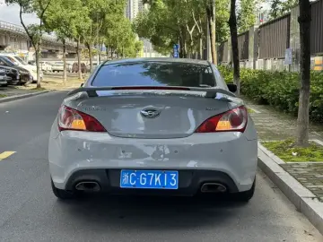 2012 Hyundai Genesis Coupe с пробегом 130 000 км