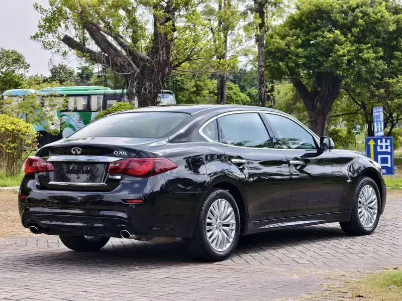 2019 Infiniti Q70 с пробегом 58 000 км