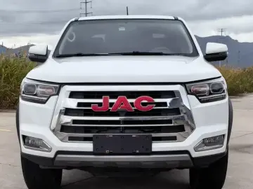 2018 JAC T8 с пробегом 33 000 км