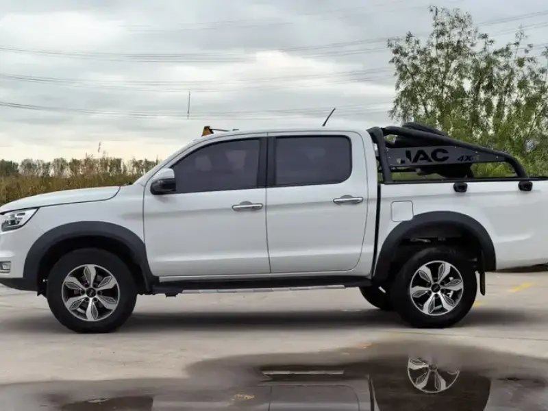 2018 JAC T8 с пробегом 33 000 км