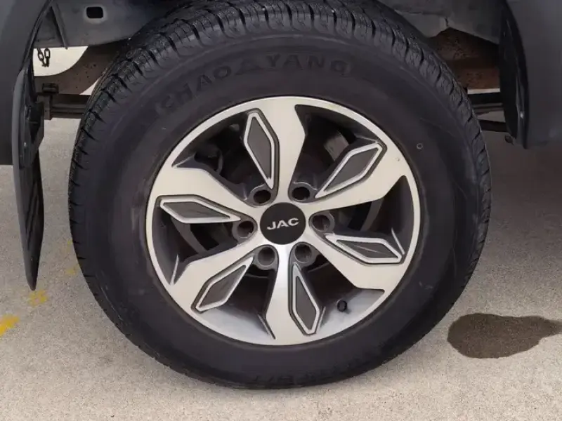 2018 JAC T8 с пробегом 33 000 км