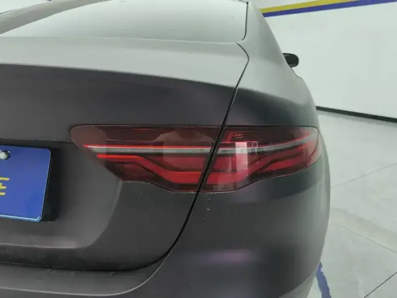2020 Jaguar XE с пробегом 83 000 км