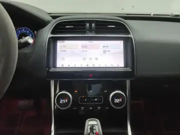 2020 Jaguar XE с пробегом 83 000 км