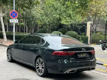2024 Jaguar XF с пробегом 37 000 км