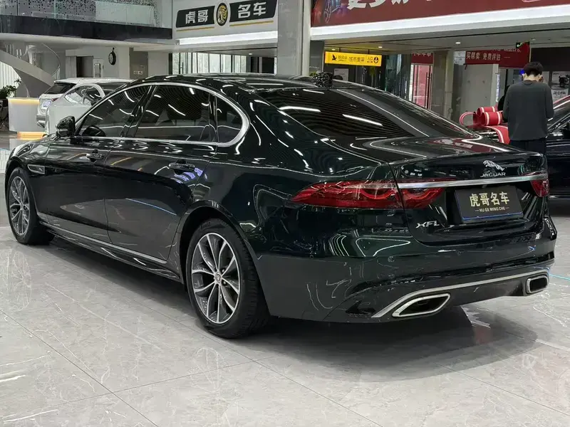 2023 Jaguar XF с пробегом 24 500 км
