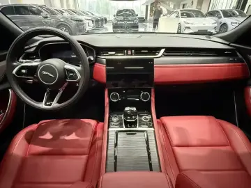 2023 Jaguar XF с пробегом 24 500 км