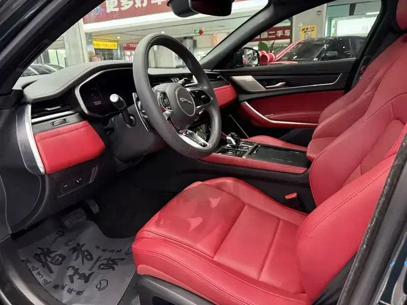 2023 Jaguar XF с пробегом 24 500 км