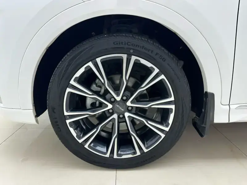 2023 JETOUR X70+ с пробегом 37 000 км