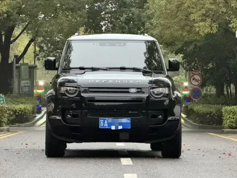 2023 Land Rover Defender с пробегом 46 000 км